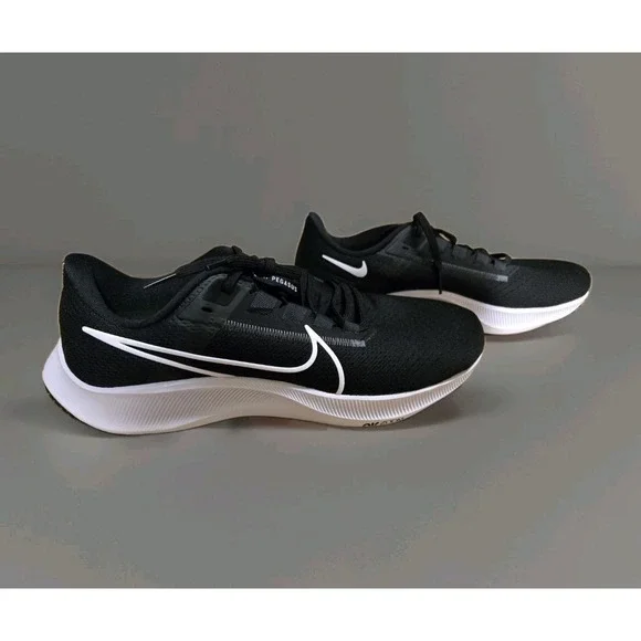 Nike Air Zoom Pegasus 38 Black White Size 10.5 NEW Running Shoe Sneaker